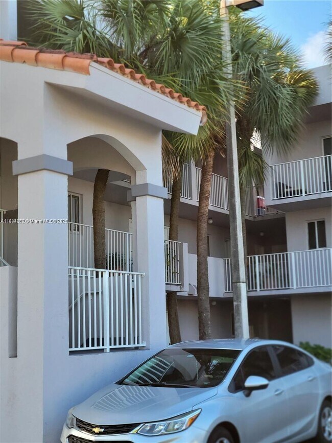 Foto del edificio - 2680 W 76th St