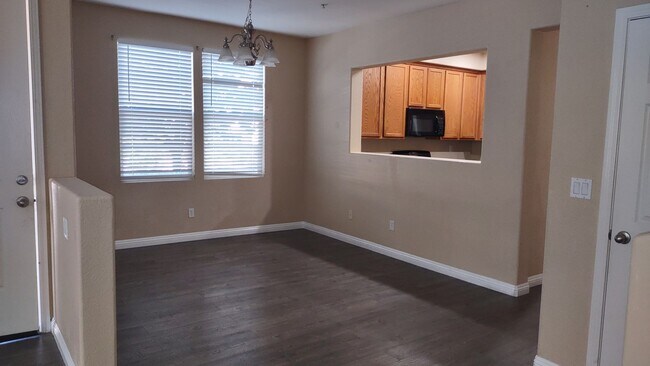 Foto del edificio - 8450 Crystal Walk Cir