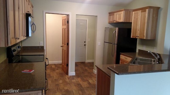Building Photo - 3 br, 2 bath Apartment - 311 S 2nd St