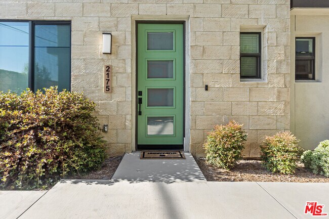 Building Photo - 2175 Crescent Walk