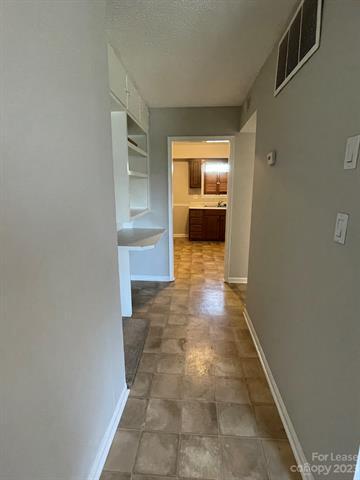 Foto del edificio - 5805 Hunting Ridge Ln