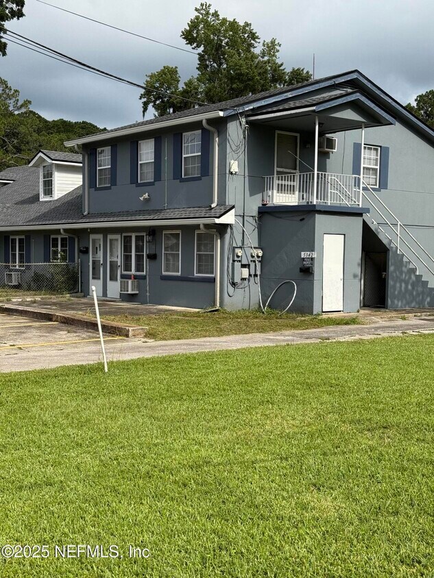Foto principal - 5340-5340 Kingsbury St