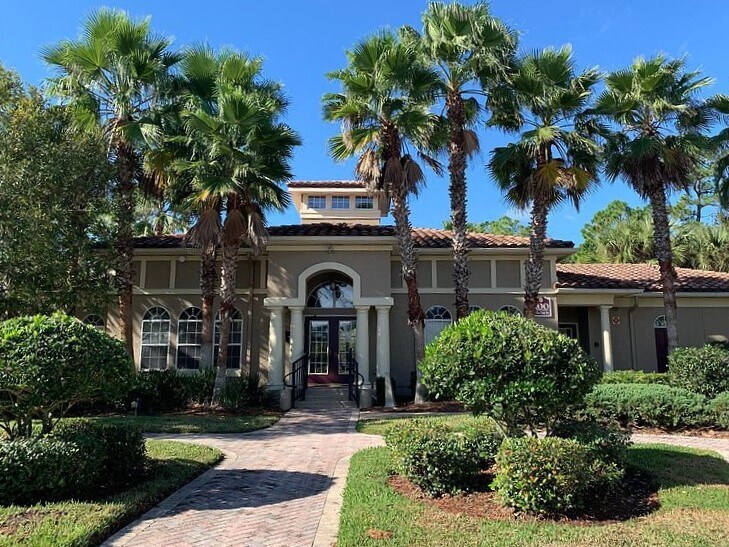 Casa club - 405 S Villa San Marco Dr