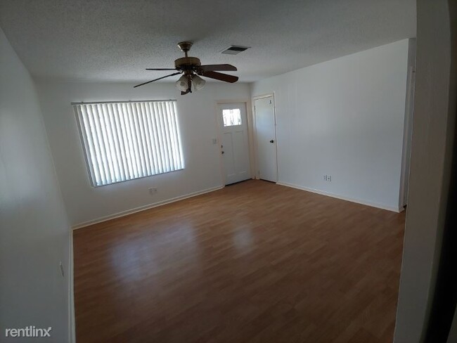 Building Photo - 3 br, 2 bath House - 19083 Flamingo Rd