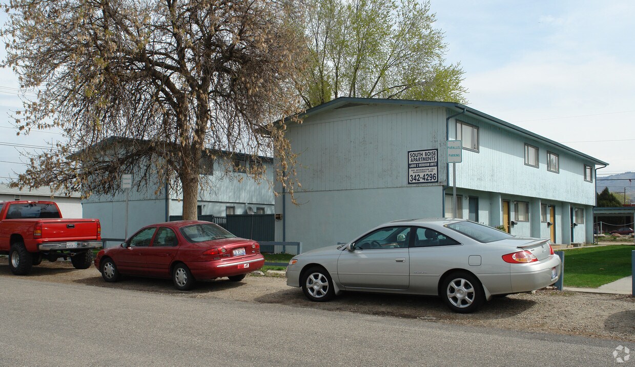 Foto principal - 1133 W Belmont St