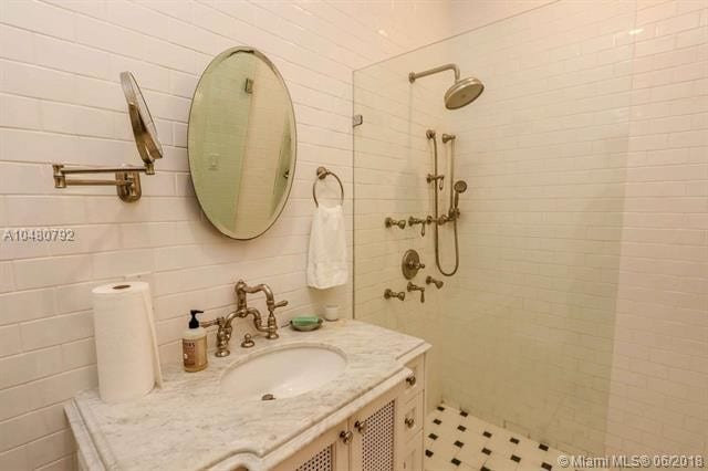 Foto del edificio - 1034 NE 84th St