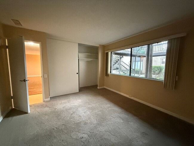 Photo - 2 Bed| 2 Bath | 967 SF | Single Story | House