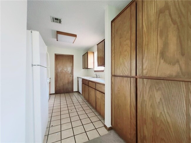 Foto del edificio - 235 Barrett Pl