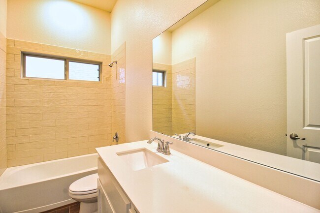 Foto del edificio - 7401 Hawthorne Wy