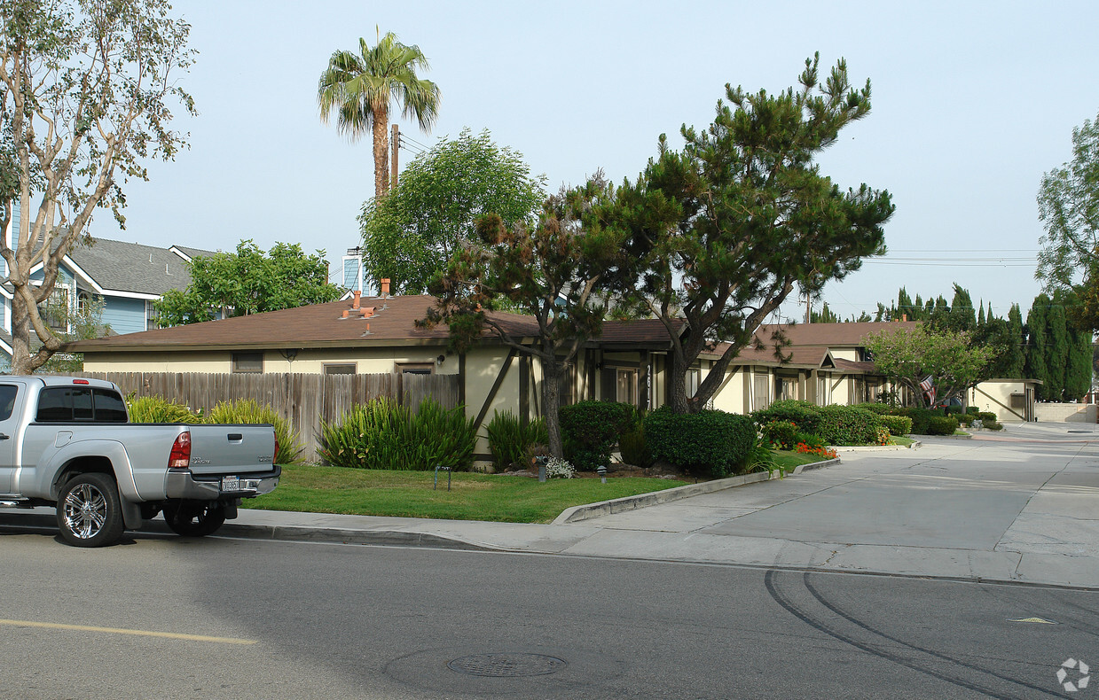 Foto principal - 2617 Elden Ave