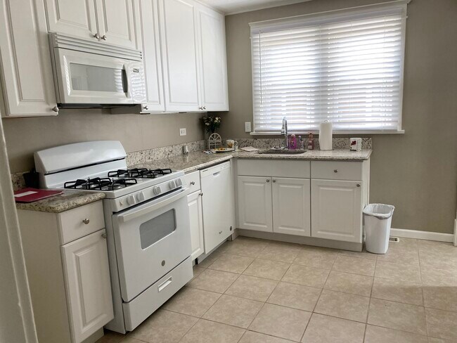 Foto del edificio - 2321 Annalee Ave