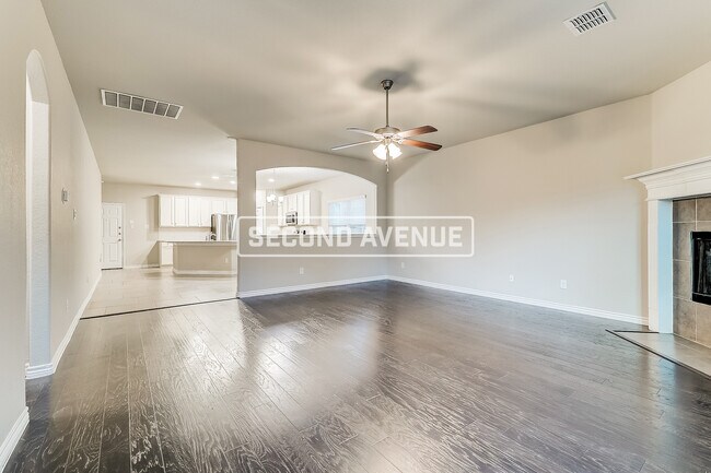 Foto del edificio - 2109 Lorrie Ln