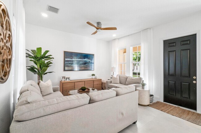 Foto del edificio - 8339 NW 7th Ct