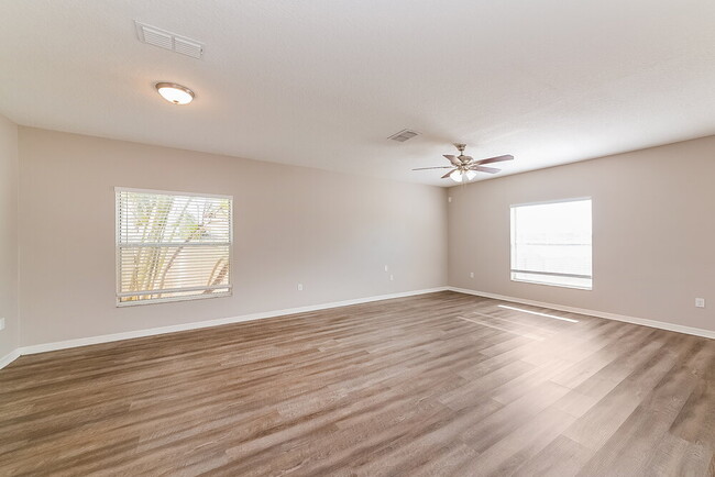 Building Photo - 1004 Seminole Sky Dr