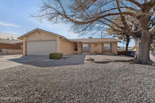 Building Photo - 8120 Ruidoso Rd NE