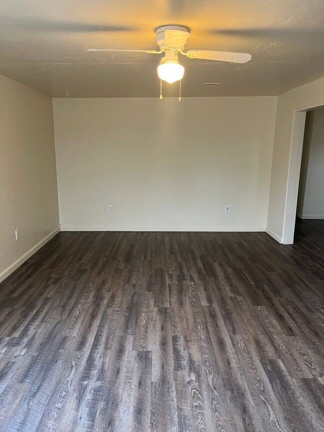 Foto del edificio - ***3 BEDROOM/1 BATHROOM IN PAULDEN***