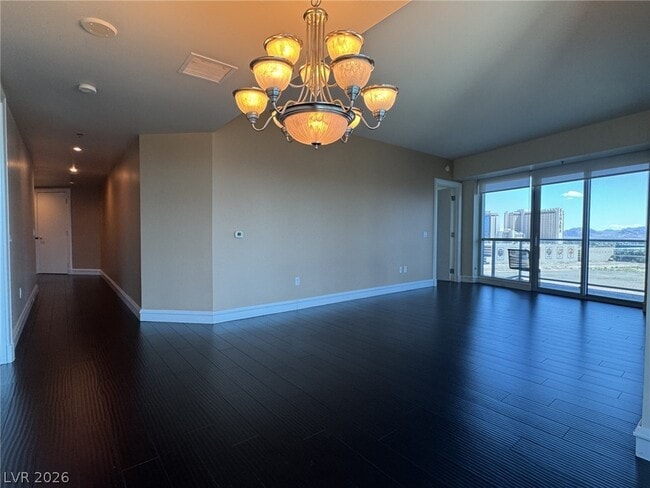 Building Photo - 2700 S Las Vegas Blvd