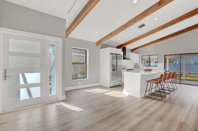 Foto del edificio - 940 Rainberry Lake Dr