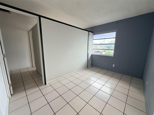 Building Photo - 1812 Madison St