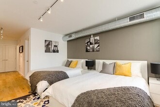 Building Photo - 224 Church St