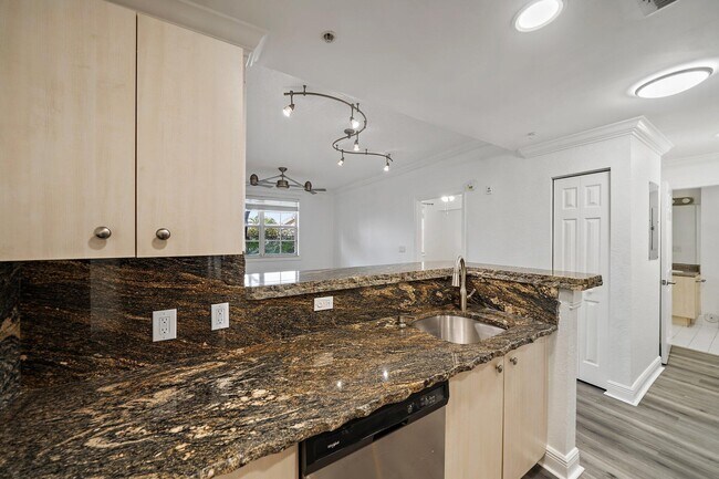 Building Photo - 1803 N Flagler Dr