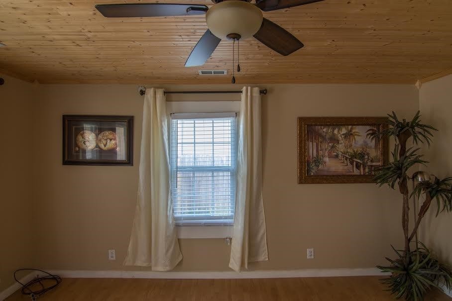 Foto principal - 241 Evansdale Ave