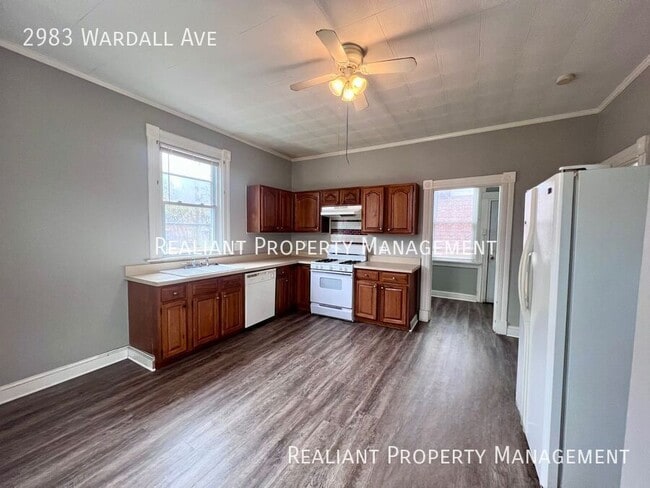 Building Photo - 2983 Wardall Ave