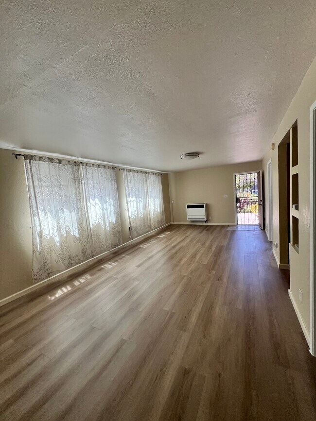 Foto del edificio - 3246 Magnolia St