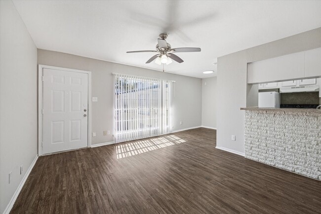 Building Photo - 201 Emerson St