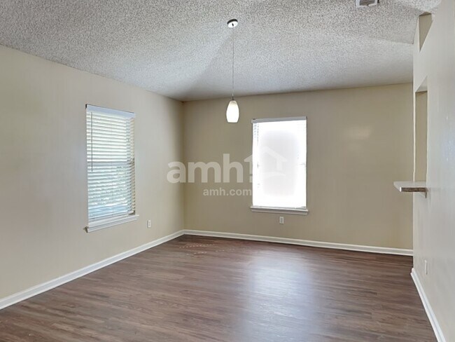 Foto del edificio - 2377 Companion Cir E