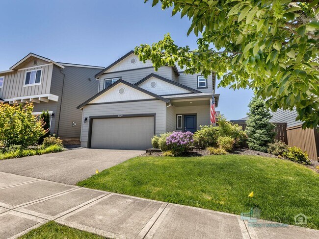 Building Photo - Spacious 4 Bedroom Home with Solar Power Near Cooper Mountain Nature Park