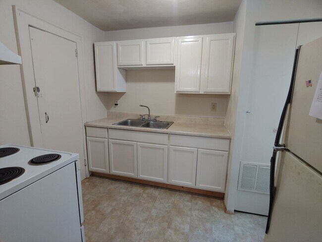 Building Photo - 2541BALLENTINE