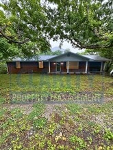 Building Photo - 809 SE Dockery Ln