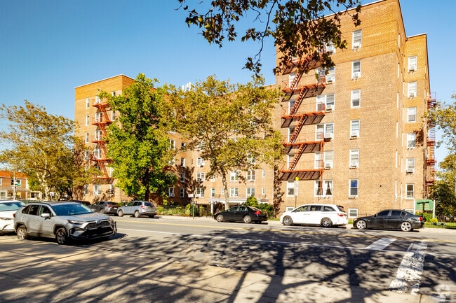 Building Photo - 63-61 Yellowstone Blvd