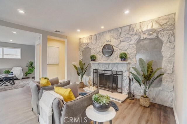 Foto del edificio - 6019 Willowcrest Ave