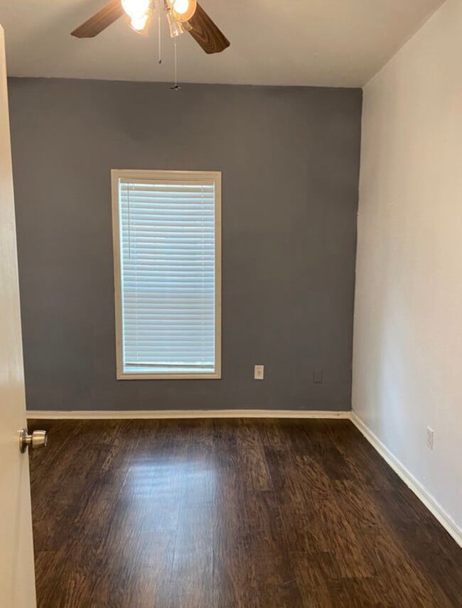 Foto del edificio - 111 E Southland Ave