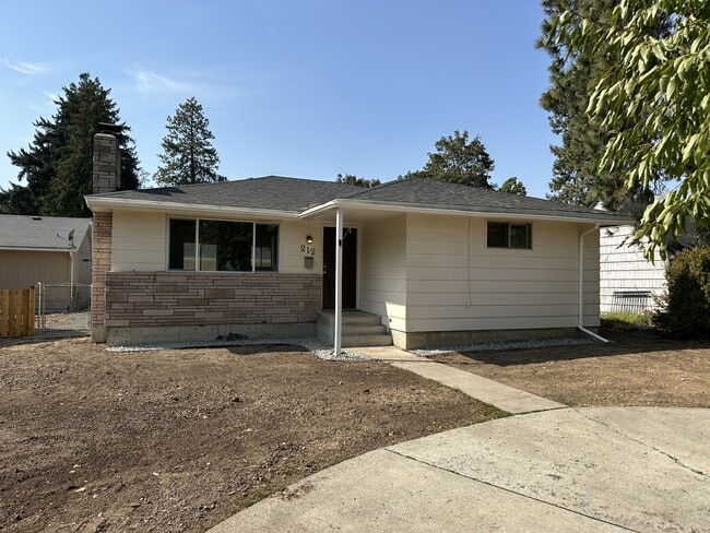 Building Photo - 212 N 4th St