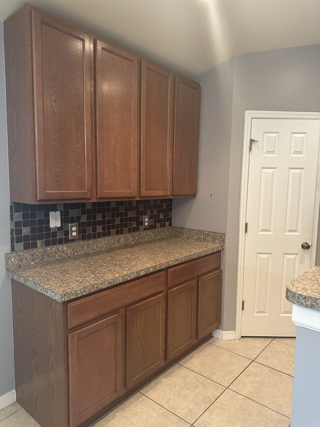 Building Photo - 464 Dryden Cir