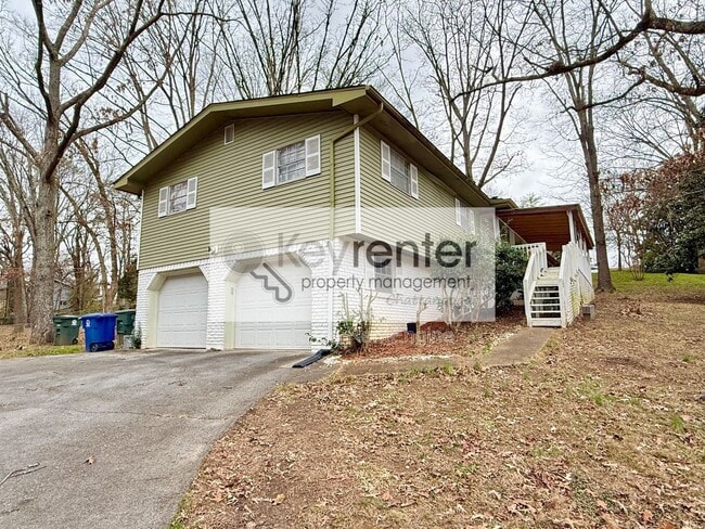 Photo - 1300 Highcrest Dr House