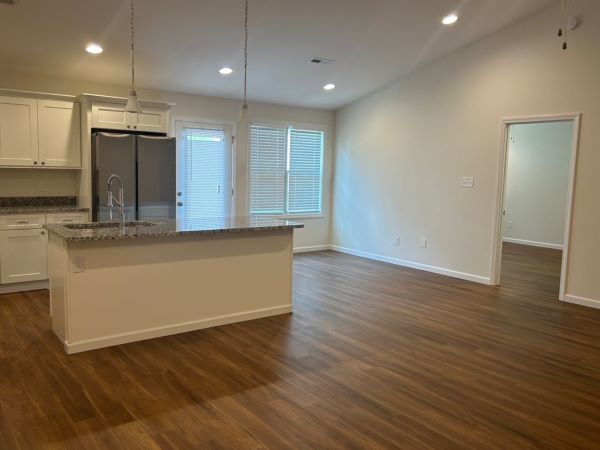 Building Photo - Single-Level 2-bd/2bath condo in desirable...