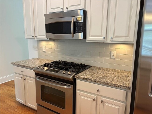Building Photo - 10424 Park Walk Point