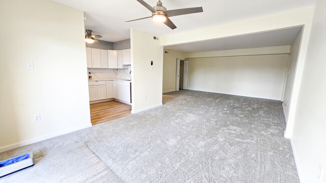 Building Photo - 1590 Alta Dr