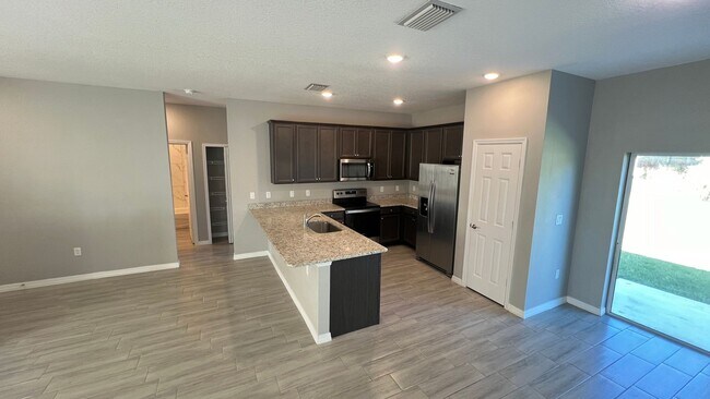 Foto del edificio - GORGEOUS Bedroom, 2 Bathroom Home in Palm Bay!!