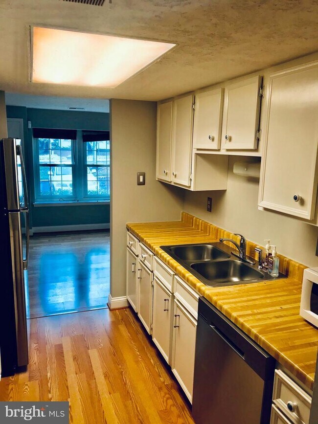 2 Valley Park Ct, Damascus, MD 20872 Townhouse for Rent in Damascus, MD