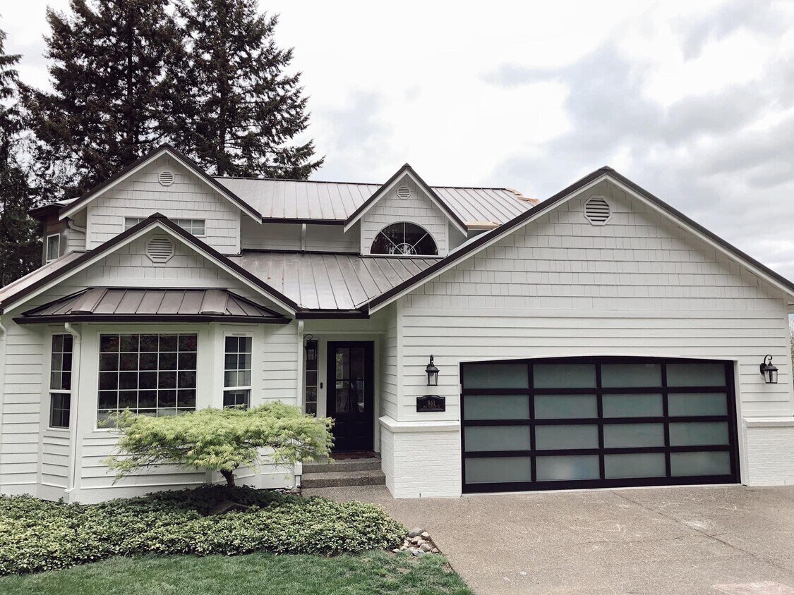 Primary Photo - 861 9 Ave
