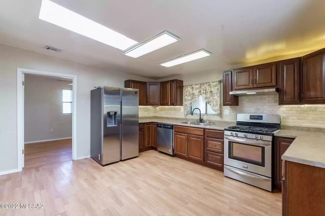 Building Photo - 232 E Pennsylvania Dr