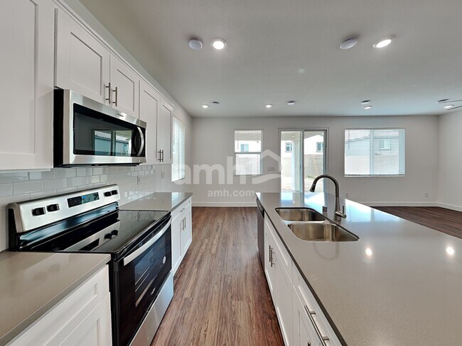 Building Photo - 9128 Ribbon Mdw Ct