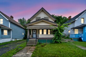 Building Photo - 3605 E 105th St