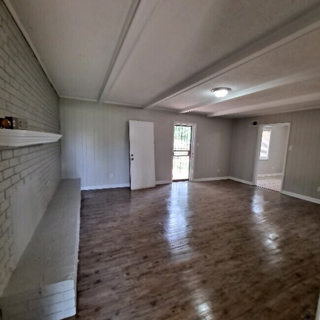 Building Photo - 3470 Covington Pike