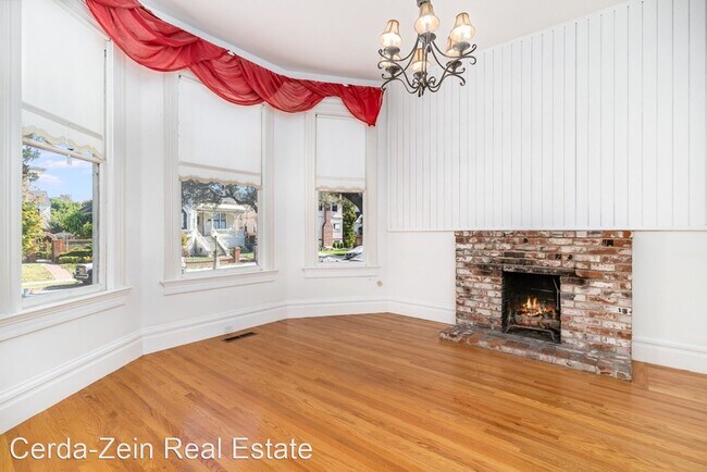 Building Photo - 3 br, 2.5 bath House - 1297 Weber Street